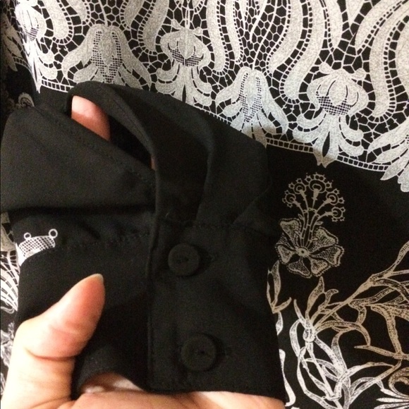 BCBG blouse - Picture 4 of 8